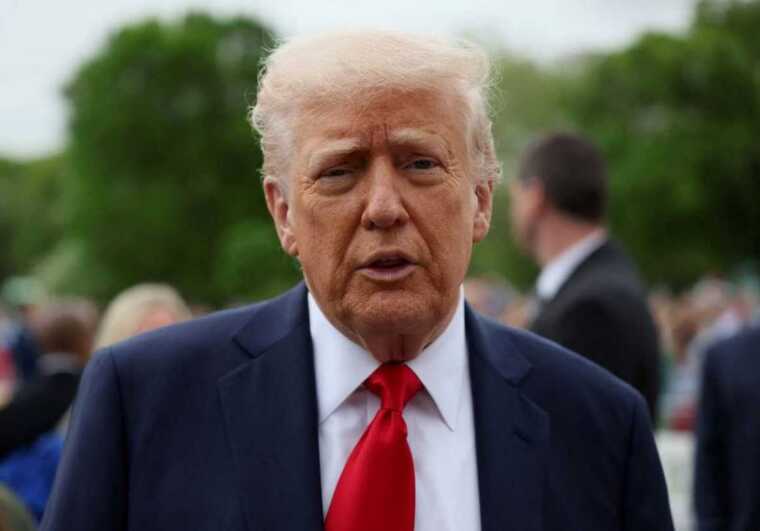 Trump completa 100 dias com impasse sobre tarifas e queda de popularidade